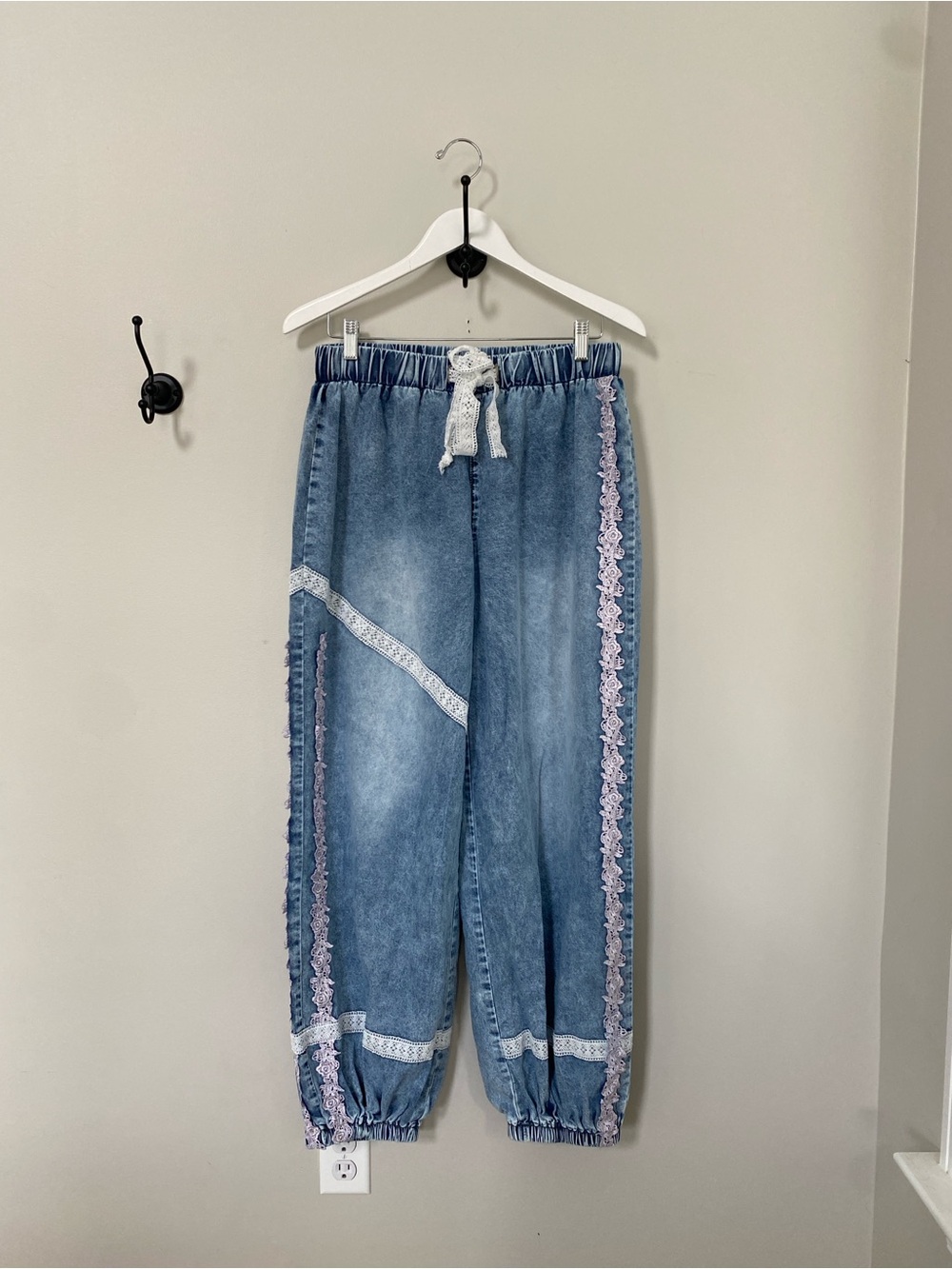 POL Bohemian Lace Tim Denim Joggers SZ Large Womens